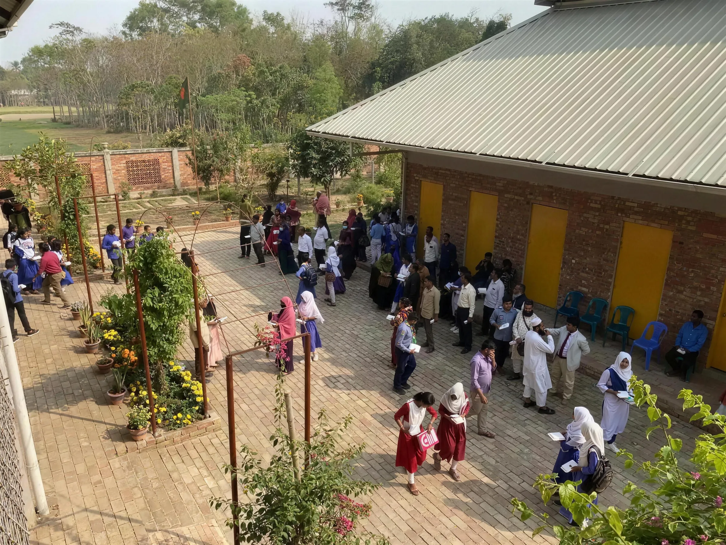 Gesamtansicht der Schule in Pangsha