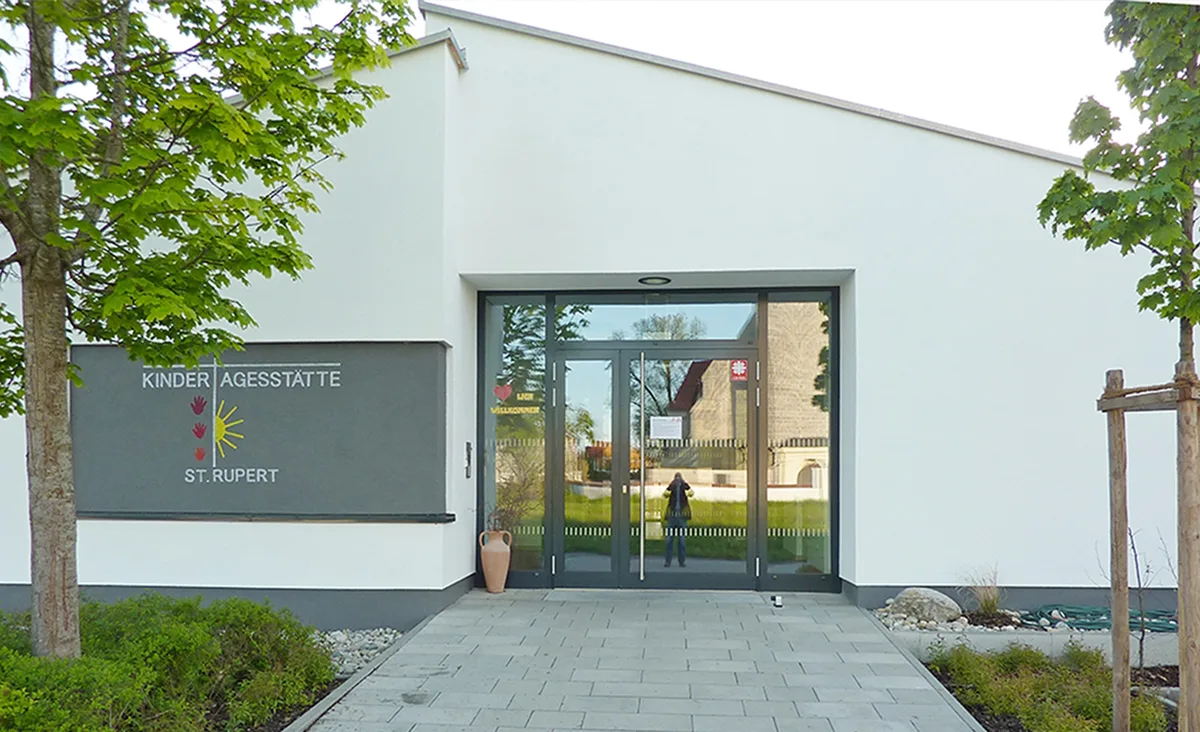 Außenansicht des Kindergartens Tüßling